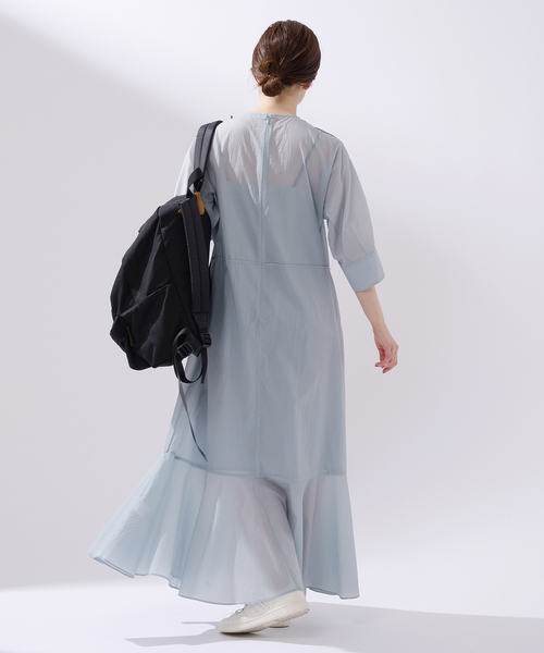 IENA（イエナ）の「エアーナイロンシアーワンピース（ワンピース・レディース・ブラック/スカイブルー・36/38）」の6枚目の写真