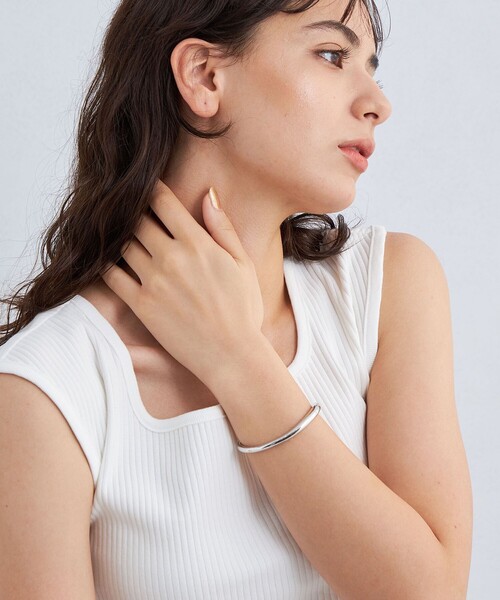 green label relaxing（グリーンレーベルリラクシング）の「メタルバー ブレスレット（バングル/リストバンド・レディース・シルバー/ゴールド・FREE）」の4枚目の写真