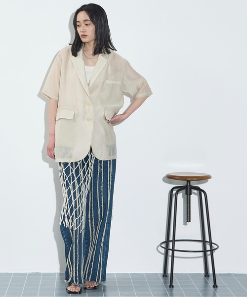 THE YOn(ザヨン)の「ハーフスリーブシアーテーラードジャケット(テーラードジャケット・レディース・ナチュラル/グレイッシュベージュ/タン・FREE)」の13枚目の写真