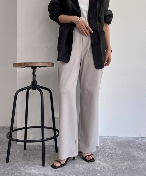 fredy emue（フレディエミュ）の「リブ リラックスパンツ（その他パンツ・レディース・ベージュ/ブラック/チャコールグレー・36/38）」の8枚目の写真