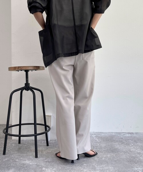 fredy emue（フレディエミュ）の「リブ リラックスパンツ（その他パンツ・レディース・ベージュ/ブラック/チャコールグレー・36/38）」の10枚目の写真