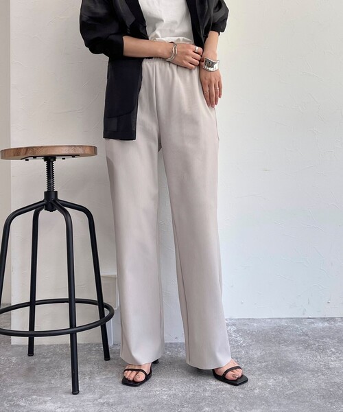 fredy emue（フレディエミュ）の「リブ リラックスパンツ（その他パンツ・レディース・ベージュ/ブラック/チャコールグレー・36/38）」の12枚目の写真