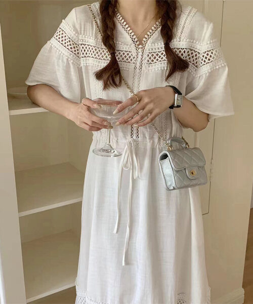 KOBE LETTUCE（コウベレタス）の「ミニチェーンバッグ（ショルダーバッグ・レディース・アイボリー/ブラック/シルバー/ピンク/ブルー系・F）」の5枚目の写真