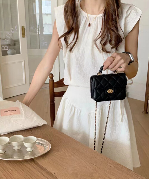 KOBE LETTUCE（コウベレタス）の「ミニチェーンバッグ（ショルダーバッグ・レディース・アイボリー/ブラック/シルバー/ピンク/ブルー系・F）」の3枚目の写真