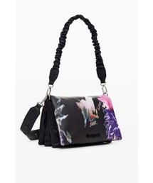【Malus】★Desigual★花柄エンボス ミドルボディバッグ Desigual（デシグアル）の「花刺繍 ミドルクロスボディバッグ