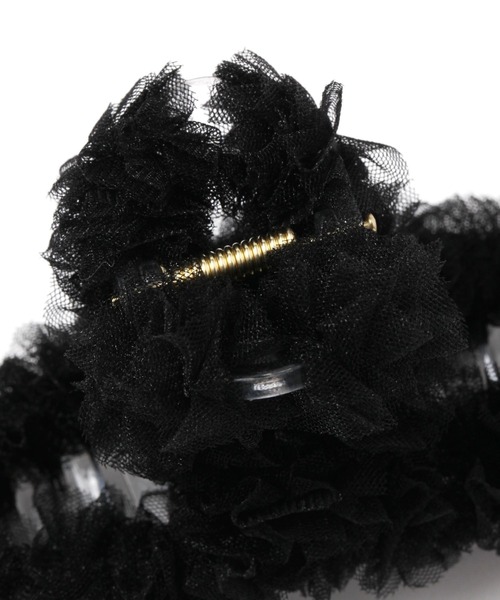 LAKOLE（ラコレ）の「チュールフリルバンスクリップ / 135391（バレッタ/ヘアクリップ・レディース・サンドグレー/オフホワイト/ブラック・FREE）」の5枚目の写真