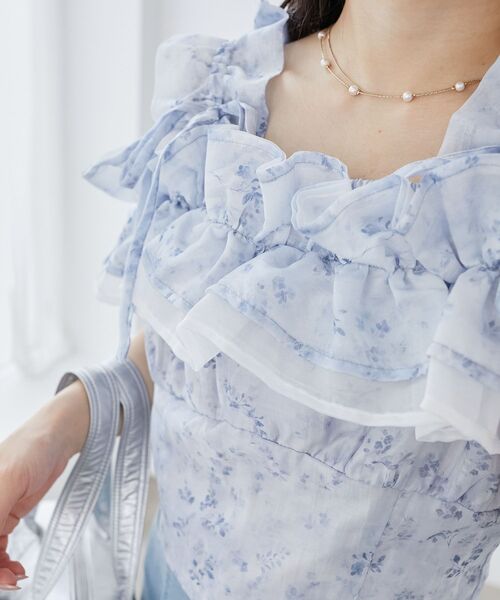MAJESTIC LEGON（マジェスティックレゴン）の「ミルフィーユフリルショートブラウス（シャツ/ブラウス・レディース・ブラック系その他/ホワイト系その他2/ホワイト系その他/ブルー系その他2・MEDIUM）」の7枚目の写真