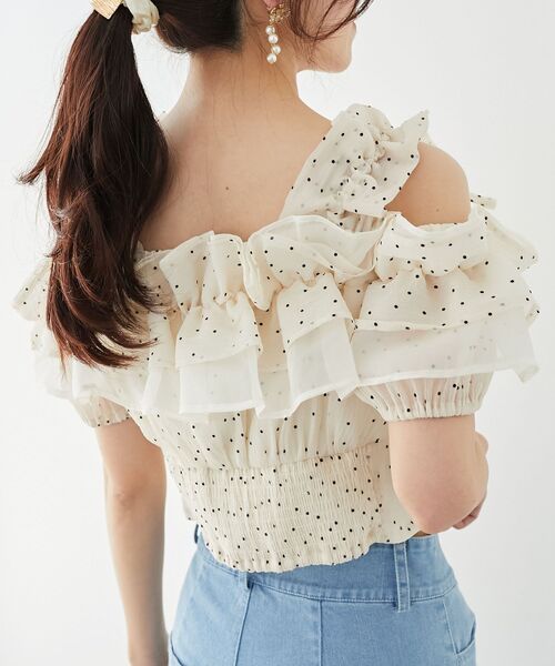 MAJESTIC LEGON（マジェスティックレゴン）の「ミルフィーユフリルショートブラウス（シャツ/ブラウス・レディース・ブラック系その他/ホワイト系その他2/ホワイト系その他/ブルー系その他2・MEDIUM）」の13枚目の写真