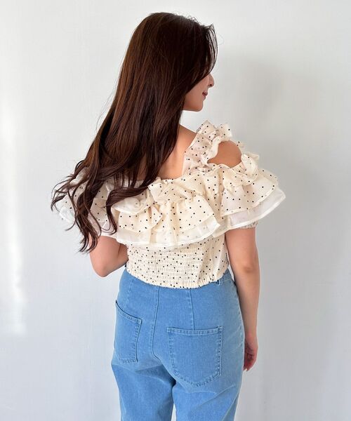 MAJESTIC LEGON（マジェスティックレゴン）の「ミルフィーユフリルショートブラウス（シャツ/ブラウス・レディース・ブラック系その他/ホワイト系その他2/ホワイト系その他/ブルー系その他2・MEDIUM）」の21枚目の写真