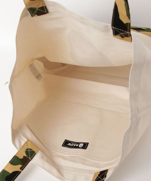 しゅん【値下げ】NGAP × APE トートバッグ ベージュ A BATHING APE（アベイシングエイプ）の「1ST CAMO APE HEAD TOTE BAG