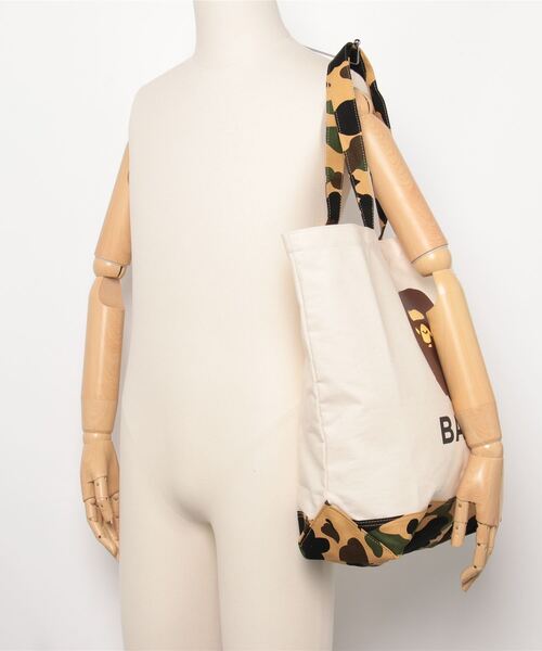 A BATHING APE（アベイシングエイプ）の「1ST CAMO APE HEAD