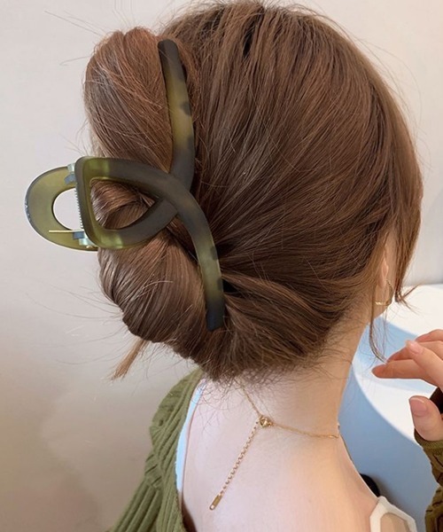Miniministore(ミニミニストア)の「ヘアクリップ大きめアクリルバンスクリップ(バレッタ/ヘアクリップ・レディース・B/A・FREE)」の2枚目の写真