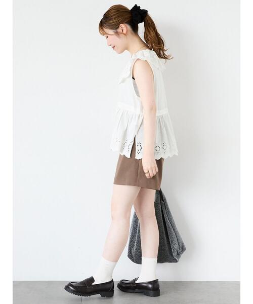 ehka sopo（エヘカソポ）の「◎ラッフルカラーレースベスト（シャツ/ブラウス・レディース・ブラック/オフホワイト/グリーン/キナリ・F）」の11枚目の写真