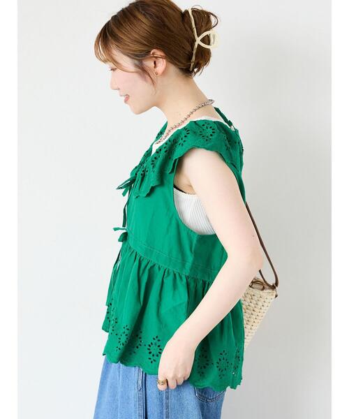 ehka sopo（エヘカソポ）の「◎ラッフルカラーレースベスト（シャツ/ブラウス・レディース・ブラック/オフホワイト/グリーン/キナリ・F）」の14枚目の写真