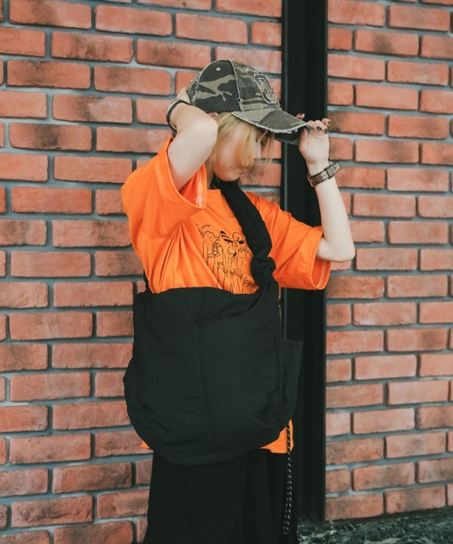 DEVICE+(デバイスプラス)の「DEVICE+ 超軽量 ギャザー ドローコード トート ショルダーバッグ(ショルダーバッグ・レディース・ブラック・FREE)」の18枚目の写真