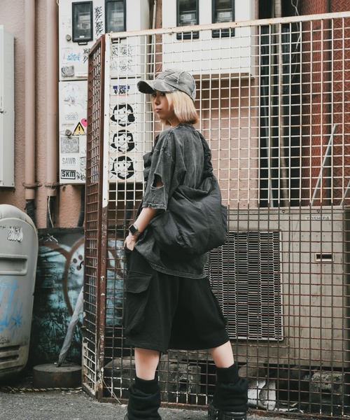 DEVICE+(デバイスプラス)の「DEVICE+ 超軽量 ギャザー ドローコード トート ショルダーバッグ(ショルダーバッグ・レディース・ブラック・FREE)」の5枚目の写真