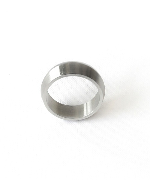 minsobi（ミンソビ）の「ユニセックス 斜めカットリング（リング・メンズ・シルバー・FREE）」の2枚目の写真