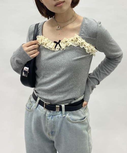 mebole(メボレ)の「レースラウンドネックロングTシャツ(Tシャツ/カットソー・レディース・アイボリー/グレー・FREE)」の2枚目の写真