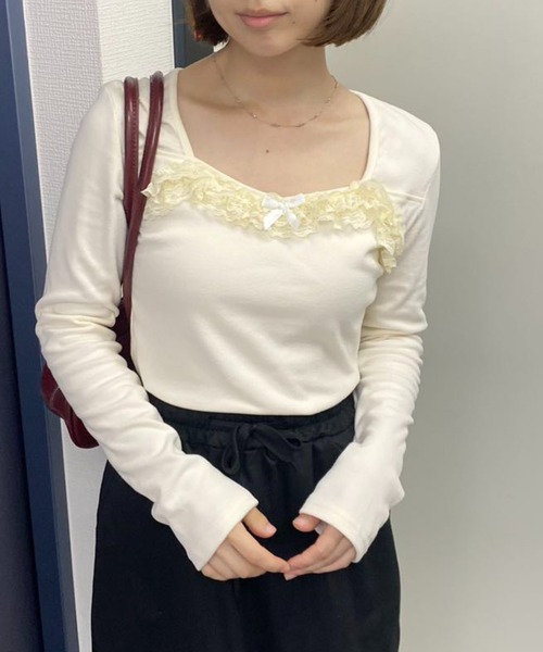 mebole(メボレ)の「レースラウンドネックロングTシャツ(Tシャツ/カットソー・レディース・アイボリー/グレー・FREE)」の1枚目の写真