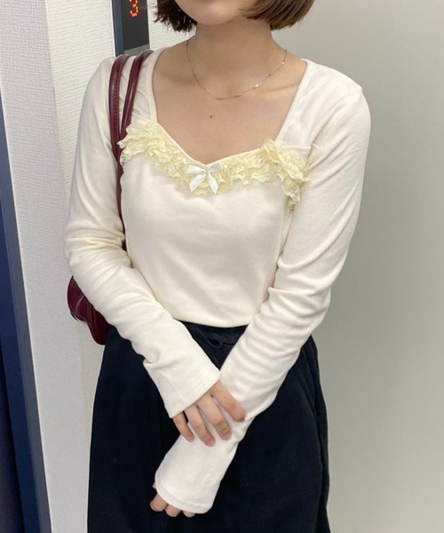 mebole(メボレ)の「レースラウンドネックロングTシャツ(Tシャツ/カットソー・レディース・アイボリー/グレー・FREE)」の4枚目の写真