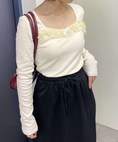 mebole(メボレ)の「レースラウンドネックロングTシャツ(Tシャツ/カットソー・レディース・アイボリー/グレー・FREE)」の7枚目の写真
