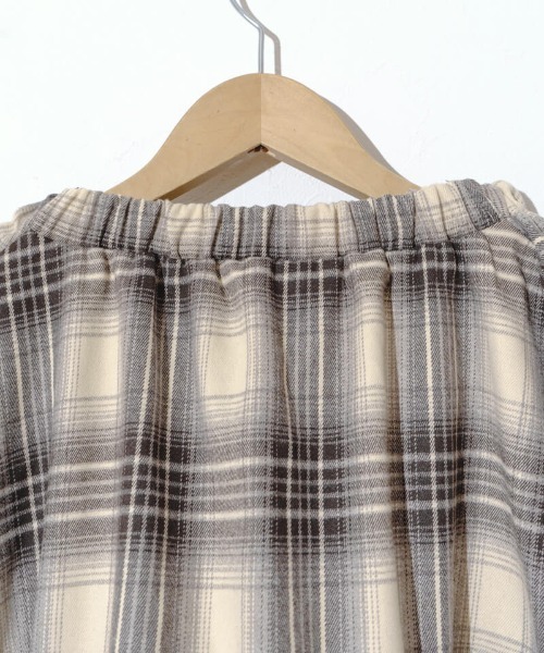 flower（フラワー）の「ペタルチェックジャケット（ノーカラージャケット・レディース・ベージュ・FREE）」の5枚目の写真