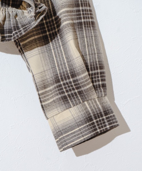 flower（フラワー）の「ペタルチェックジャケット（ノーカラージャケット・レディース・ベージュ・FREE）」の12枚目の写真