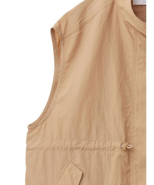 Green　Parks（グリーンパークス）の「ドロストスタンドライトベスト（ベスト・レディース・グレイッシュベージュ/ピンクベージュ/チャコールグレー・FREE）」の16枚目の写真