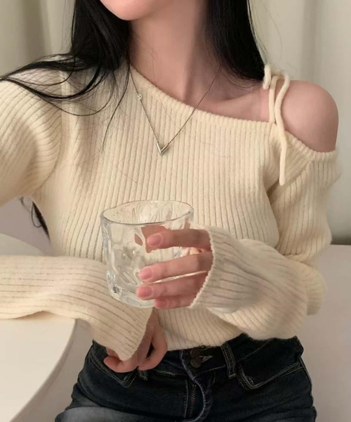 MAISON DE THERESE（メゾン ド テレーズ）の「オフショルダー　ニットトップス/セーター（ニット/セーター・レディース・ブラック/アイボリー/レッド・FREE）」の12枚目の写真