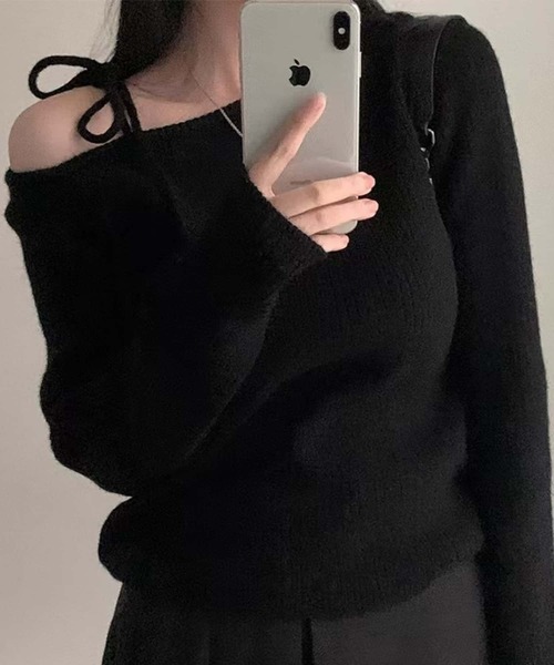 MAISON DE THERESE（メゾン ド テレーズ）の「オフショルダー　ニットトップス/セーター（ニット/セーター・レディース・ブラック/アイボリー/レッド・FREE）」の10枚目の写真