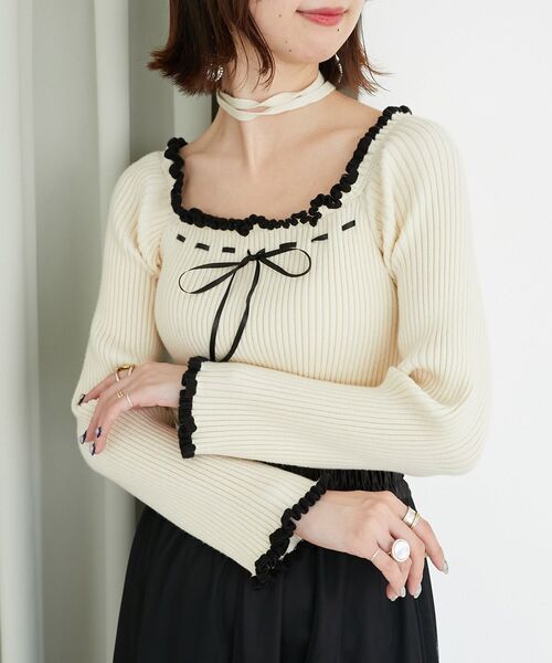 MAJESTIC LEGON（マジェスティックレゴン）の「チョーカーセットフリルリボン長袖ニット（ニット/セーター・レディース・アイボリー/レッド/ブラック/チャコールグレー・MEDIUM）」の2枚目の写真