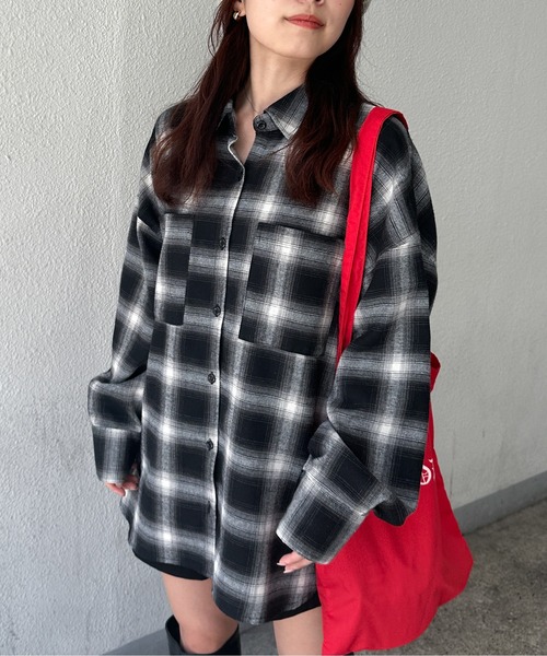 EPIMI E'PIMMY（エピミエピミー）の「オンブレチェックビッグシャツ（シャツ/ブラウス・レディース・ブラウン/アイボリー/ブラック・MEDIUM）」の2枚目の写真