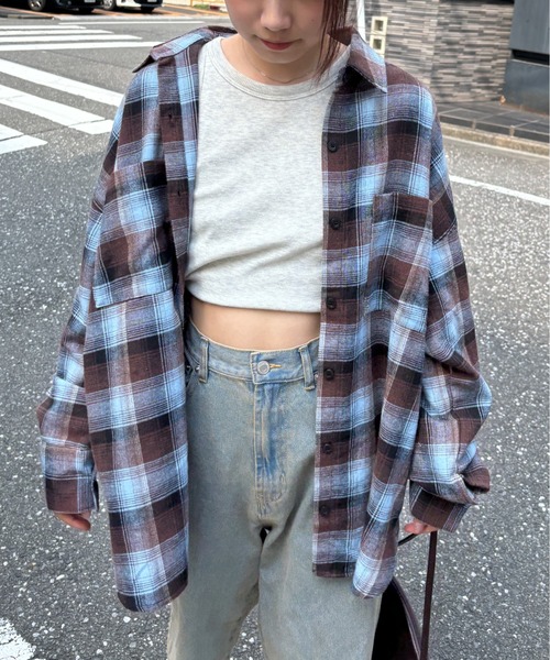 EPIMI E'PIMMY（エピミエピミー）の「オンブレチェックビッグシャツ（シャツ/ブラウス・レディース・ブラウン/アイボリー/ブラック・MEDIUM）」の17枚目の写真