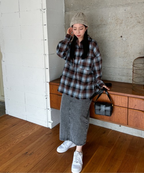 EPIMI E'PIMMY（エピミエピミー）の「オンブレチェックビッグシャツ（シャツ/ブラウス・レディース・ブラウン/アイボリー/ブラック・MEDIUM）」の19枚目の写真