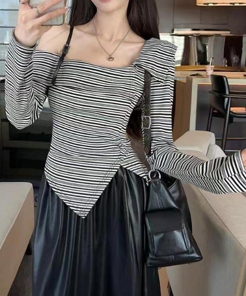 【限定値下げ】web完売 thetoe オフショルトップス セール】非規則襟 オフショルダストライブトップス（Tシャツ
