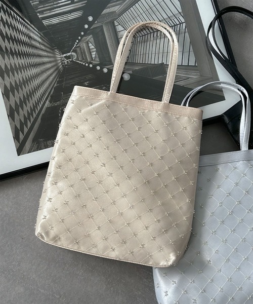 girl（ガール）の「サテン×ビーズサブバッグ 結婚式 パーティー オケージョン お呼ばれ（トートバッグ・レディース・シルバー/ベージュ/ブラック・FREE）」の3枚目の写真