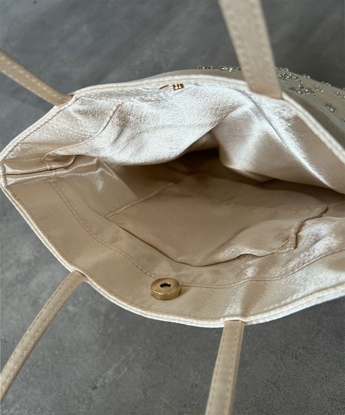 girl（ガール）の「サテン×ビーズサブバッグ 結婚式 パーティー オケージョン お呼ばれ（トートバッグ・レディース・シルバー/ベージュ/ブラック・FREE）」の7枚目の写真