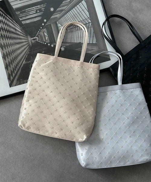 girl（ガール）の「サテン×ビーズサブバッグ 結婚式 パーティー オケージョン お呼ばれ（トートバッグ・レディース・シルバー/ベージュ/ブラック・FREE）」の4枚目の写真