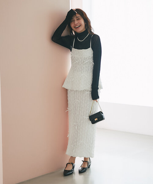 La boutique BonBon(ラブティックボンボン)の「【5thLOVE・セットアップ可】メニーリボンフラワースモッキングキャミ(キャミソール・レディース・ホワイト/ブラック/サックスブルー・FREE)」の7枚目の写真