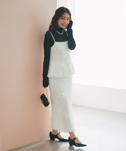 La boutique BonBon(ラブティックボンボン)の「【5thLOVE・セットアップ可】メニーリボンフラワースモッキングキャミ(キャミソール・レディース・ホワイト/ブラック/サックスブルー・FREE)」の8枚目の写真