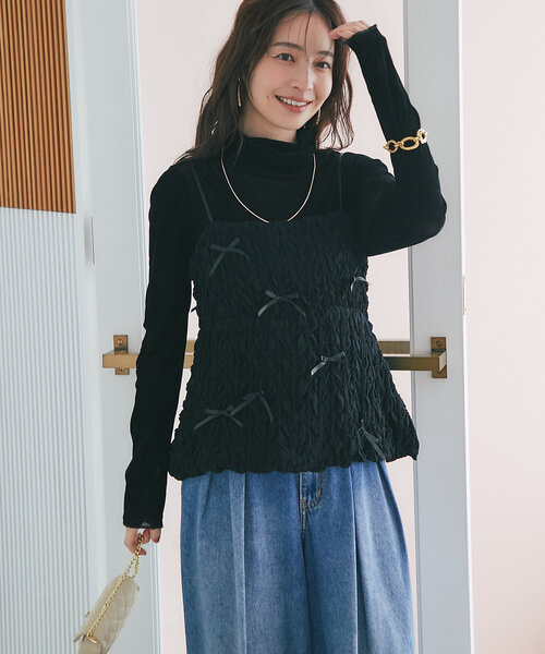 La boutique BonBon(ラブティックボンボン)の「【5thLOVE・セットアップ可】メニーリボンフラワースモッキングキャミ(キャミソール・レディース・ホワイト/ブラック/サックスブルー・FREE)」の12枚目の写真