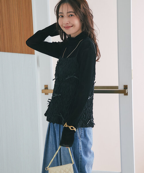 La boutique BonBon(ラブティックボンボン)の「【5thLOVE・セットアップ可】メニーリボンフラワースモッキングキャミ(キャミソール・レディース・ホワイト/ブラック/サックスブルー・FREE)」の13枚目の写真