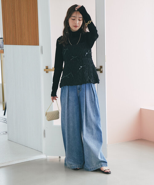 La boutique BonBon(ラブティックボンボン)の「【5thLOVE・セットアップ可】メニーリボンフラワースモッキングキャミ(キャミソール・レディース・ホワイト/ブラック/サックスブルー・FREE)」の15枚目の写真