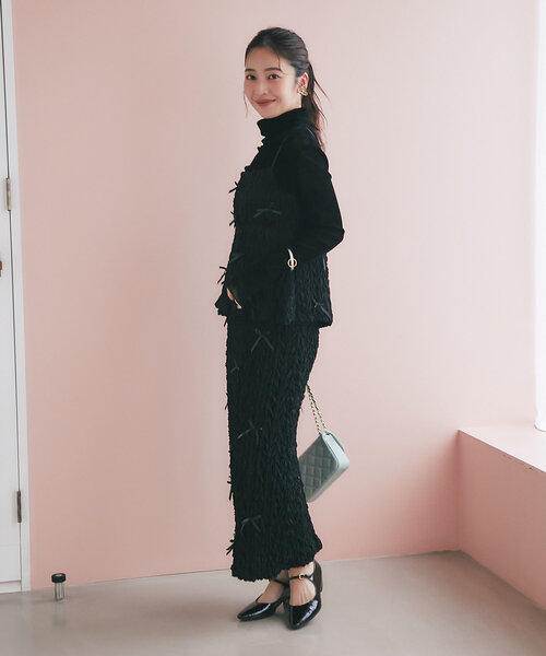 La boutique BonBon(ラブティックボンボン)の「【5thLOVE・セットアップ可】メニーリボンフラワースモッキングキャミ(キャミソール・レディース・ホワイト/ブラック/サックスブルー・FREE)」の19枚目の写真