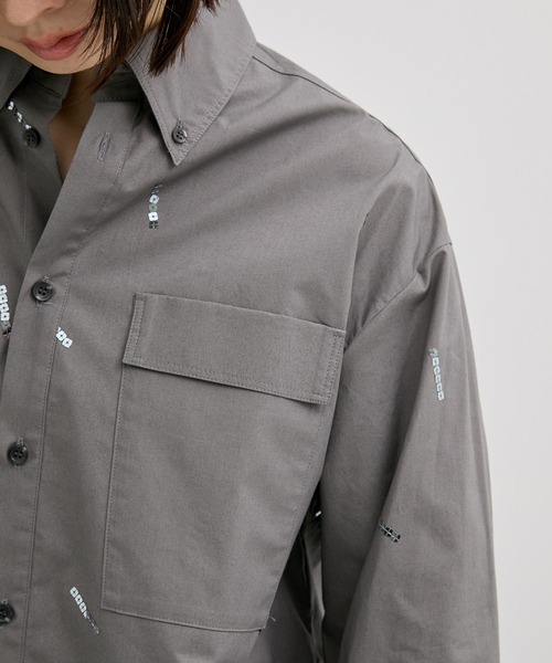 UNITED TOKYO(ユナイテッドトウキョウ)の「【残りわずか!】レイヤーカフススパンコールオーバーシャツ|春服(シャツ/ブラウス・レディース・グレー・FREE)」の7枚目の写真