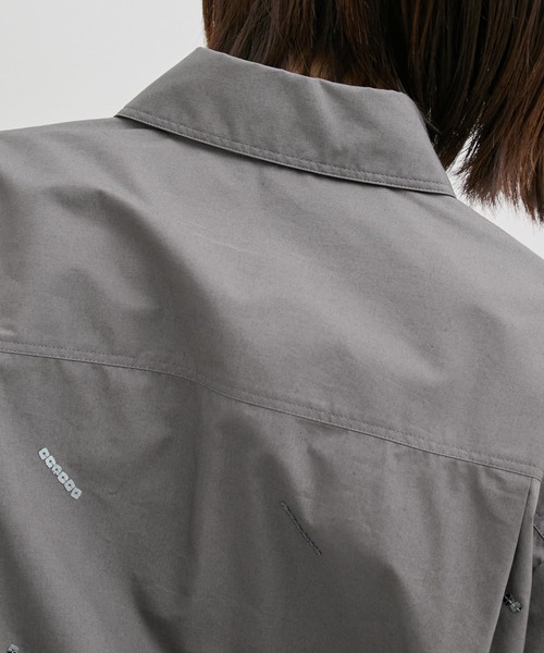 UNITED TOKYO(ユナイテッドトウキョウ)の「【残りわずか!】レイヤーカフススパンコールオーバーシャツ|春服(シャツ/ブラウス・レディース・グレー・FREE)」の10枚目の写真