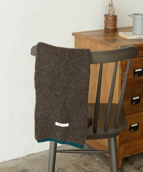 VitaFelice（ヴィータフェリーチェ）の「切り替えデザインシンプルバイカラーリブマフラー（マフラー・レディース・ブラック/ダークブラウン/グレー/レッド/イエロー/グリーン/オートミール・FREE）」の4枚目の写真