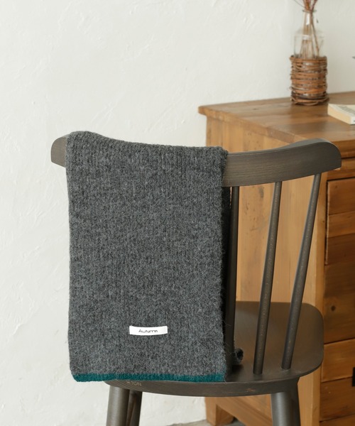 VitaFelice（ヴィータフェリーチェ）の「切り替えデザインシンプルバイカラーリブマフラー（マフラー・レディース・ブラック/ダークブラウン/グレー/レッド/イエロー/グリーン/オートミール・FREE）」の3枚目の写真