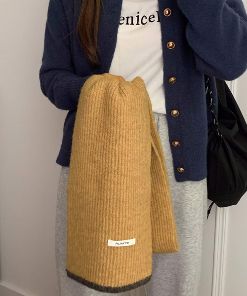 VitaFelice（ヴィータフェリーチェ）の「切り替えデザインシンプルバイカラーリブマフラー（マフラー・レディース・ブラック/ダークブラウン/グレー/レッド/イエロー/グリーン/オートミール・FREE）」の7枚目の写真