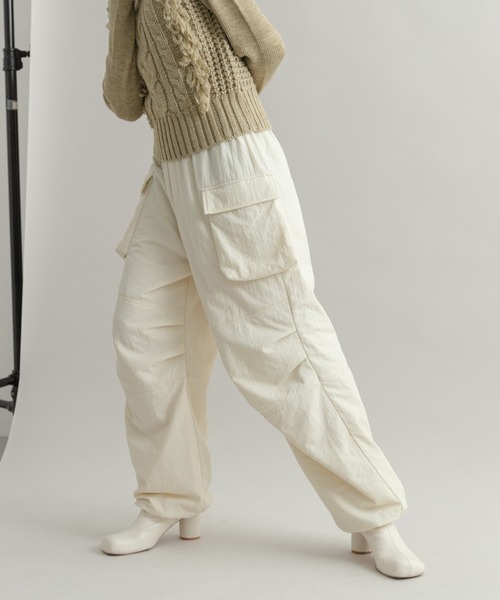 KBF（ケイビーエフ）の「ポケットディティールスノーパンツ（その他パンツ・レディース・アイボリー/ブラック・ONE）」の4枚目の写真